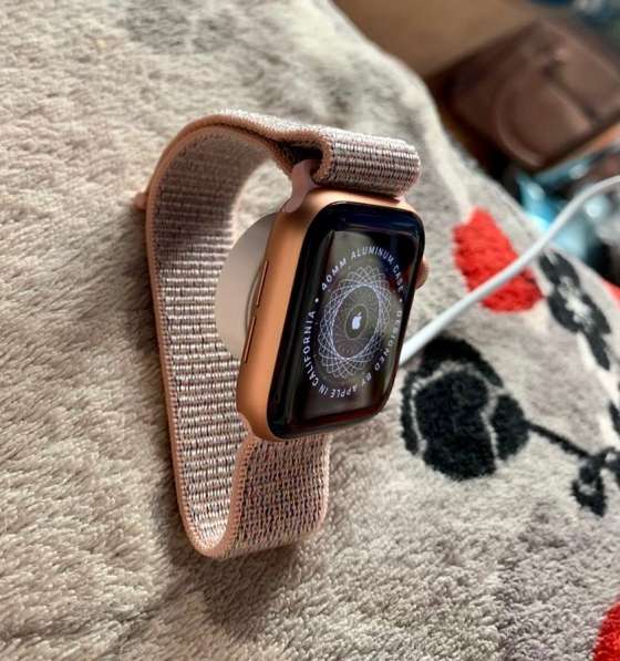 Apple Watch 4, 44mm в Великих Луках фото 6