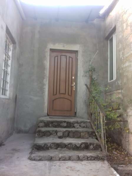 Продажа дома с участком в Ереване в 