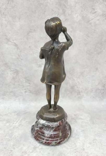 Бронзовая статуэтка Девочка и мыльные пузыри в Ставрополе фото 5