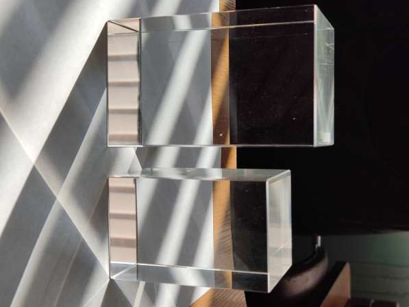 3D стеклянные кубоиды