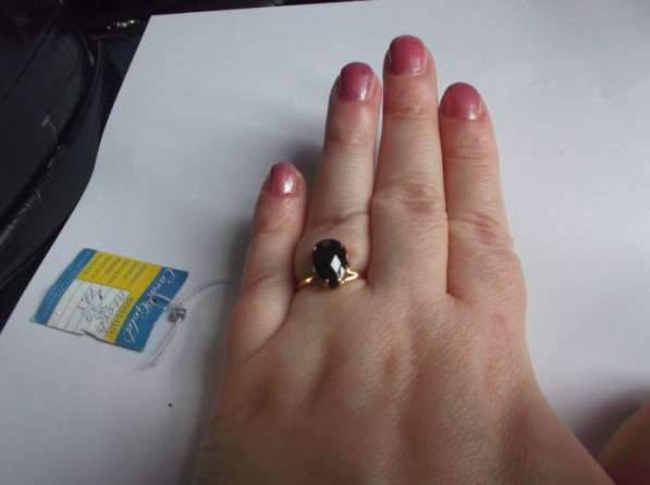 Золотое новое кольцо с натуральным сапфиром в Москве фото 6