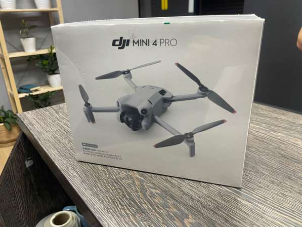 Дрон DJI Mini 4 Pro Fly Combo Plus(RC 2)