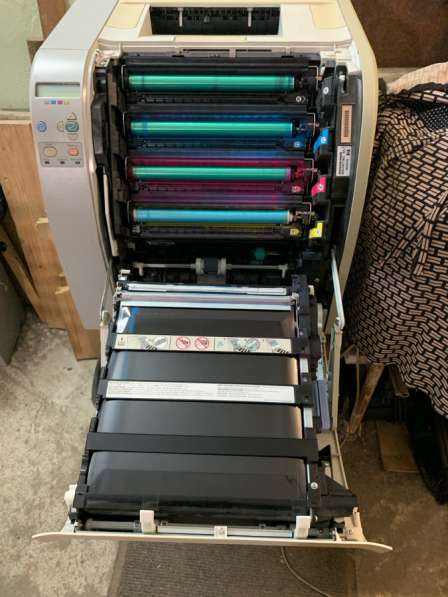 Принтер цветной hp lj 3700 в Москве фото 3