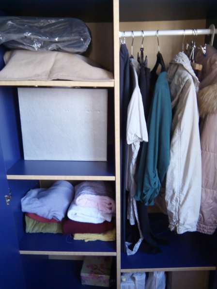 Комплект мебели-кровать, шкаф платяной, тумба, полка книжная в Красногорске