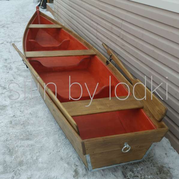 Лодка деревянная