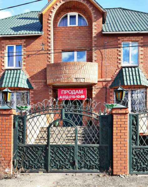 Срочно продам хороший коттедж, 400 кв м, в черте города! в Челябинске