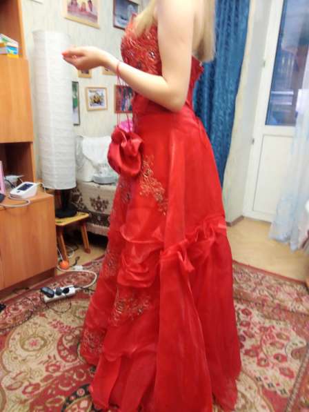 Свадебное красное платье в Волоколамске фото 6