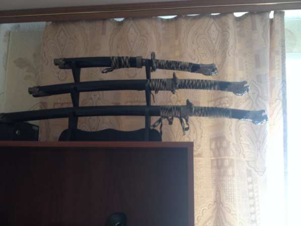 Продам сувенирный набор японских мечей из 3 шт в Москве