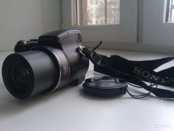 Продам отличный фотоаппарат Sony Cyber-shot DSC-H