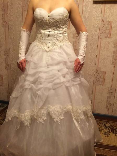 Свадебное платье, перчатки в Омске фото 3