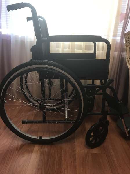 Срочно продам инвалидную коляску в фото 9