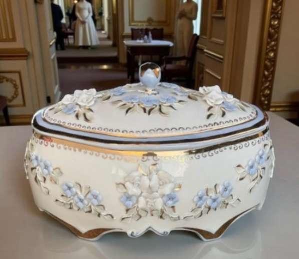 Ваза-конфетница-шкатулка с крышкой в Екатеринбурге