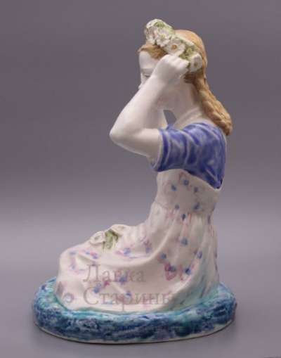 Фигурка Девушка одевающая венок,Конаково в Москве фото 5