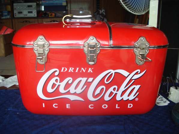 Холодильник кока-кола