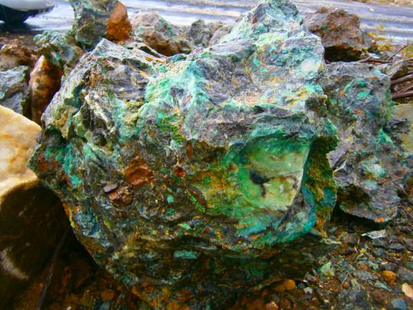 Ландшафтный камень с зеленью 7р кг в Екатеринбурге