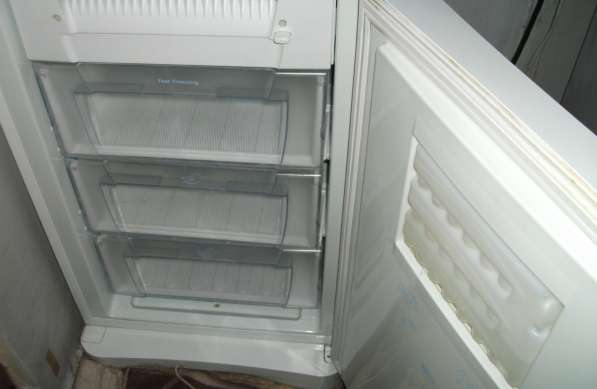 Холодильник-морозильник Indesit C236NFG.016 в Москве фото 4