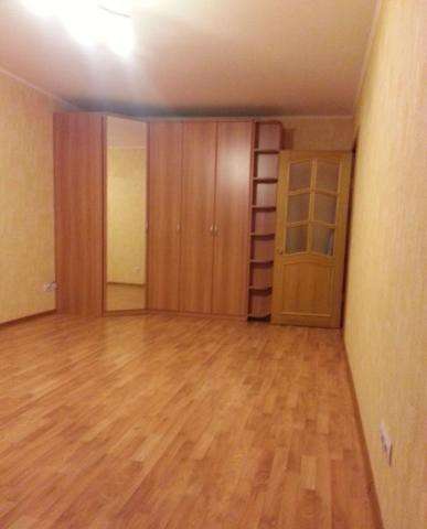 Продам однокомнатную квартиру в Подольске. Жилая площадь 41 кв.м. Этаж 12. Есть балкон.