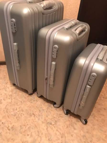 Пластиковые чемоданы новые в Екатеринбурге фото 3