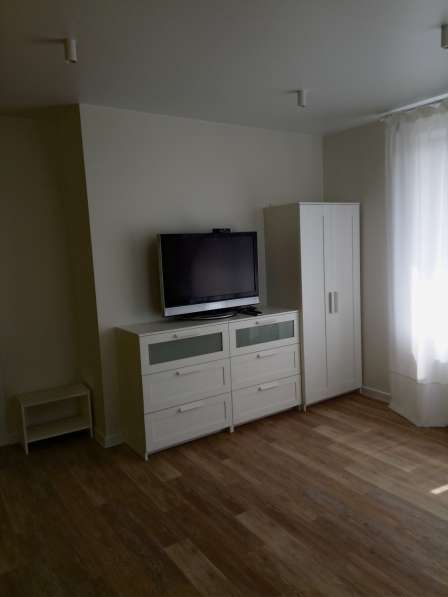 Сдам новую 1-к квартира, 46 м2, 17/25 эт. с ремонтом и мебел в Новосибирске фото 4