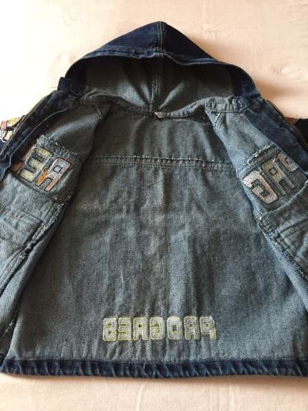 Куртка джинсовая на мальчика 98-104 см, б/у в Волгограде