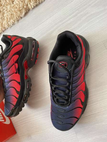 Кроссовки Nike Air Max Plus Tn Red Black Gradient в Архангельске фото 5