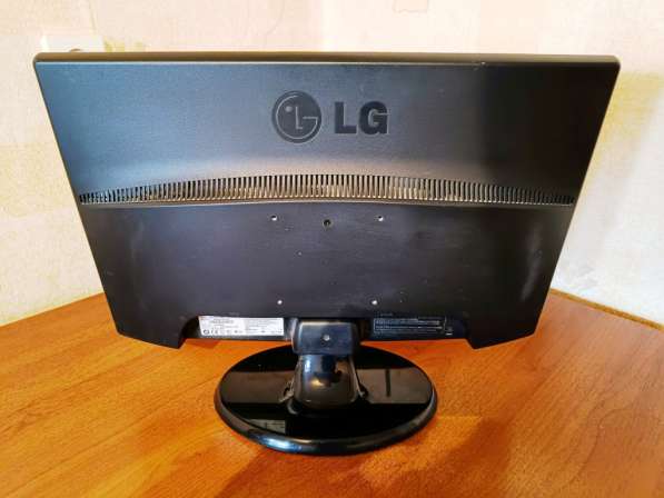 Продается монитор LG FLATRON W2243S в 