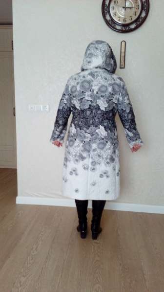 Пальто демисезонное с капюшоном, размер 54 в Екатеринбурге