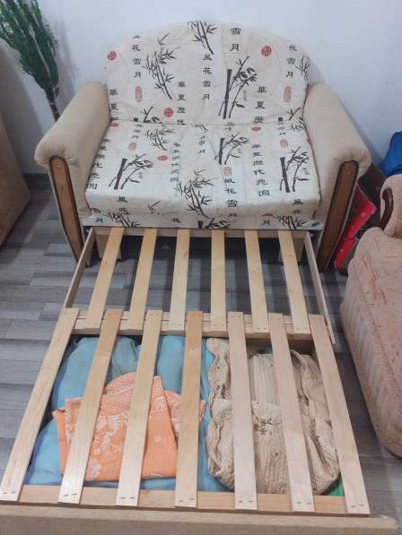 Продаю кресло н/р, мини диван и шкаф в Саранске фото 8