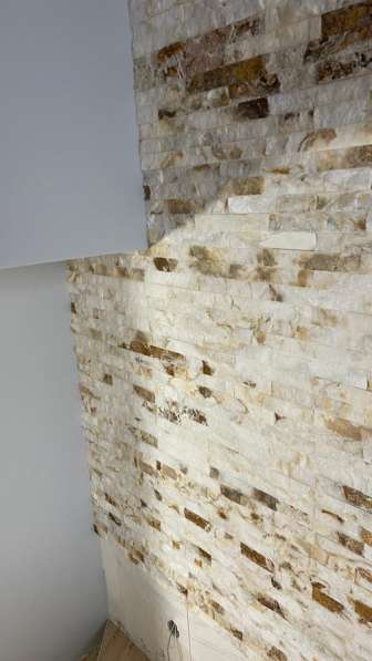 Фасадный камень мрамор, травертин, оникс, гранит в Сочи фото 18