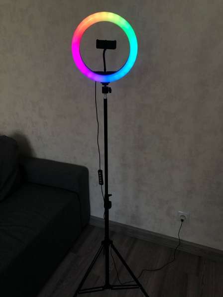Цветная кольцевая лампа (RGB) со штативом в Иркутске фото 10