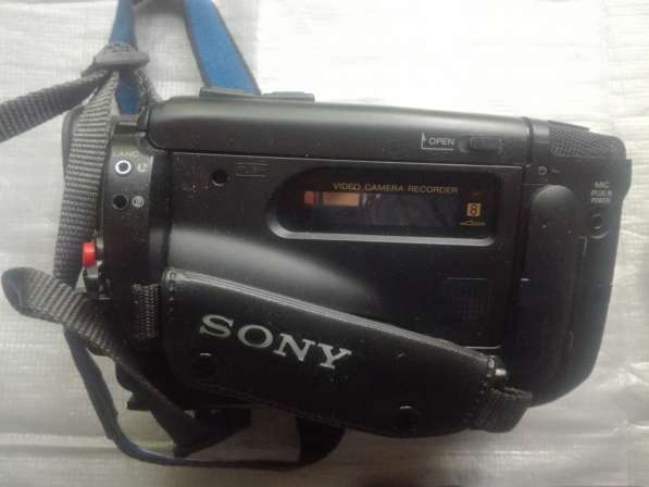 Видеокамера Sony CCD-TR565E в Москве