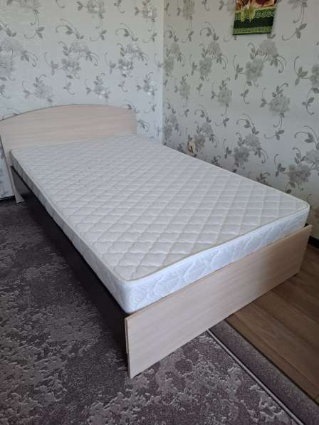 Кровать с матрасом 120*200