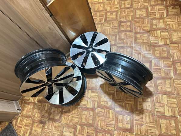 Продаю диски в Екатеринбурге