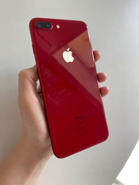 Продам IPhone 8 Plus Red 64 ГБ в идеальном состоянии!