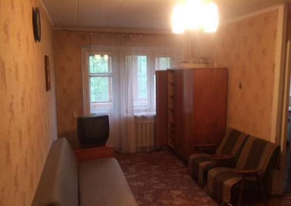 Продам однокомнатную квартиру в Подольске. Жилая площадь 32 кв.м. Дом кирпичный. Есть балкон.
