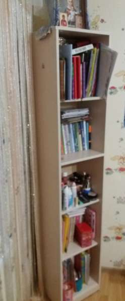 Шкаф платяной и шкаф-пенал для книг в фото 3