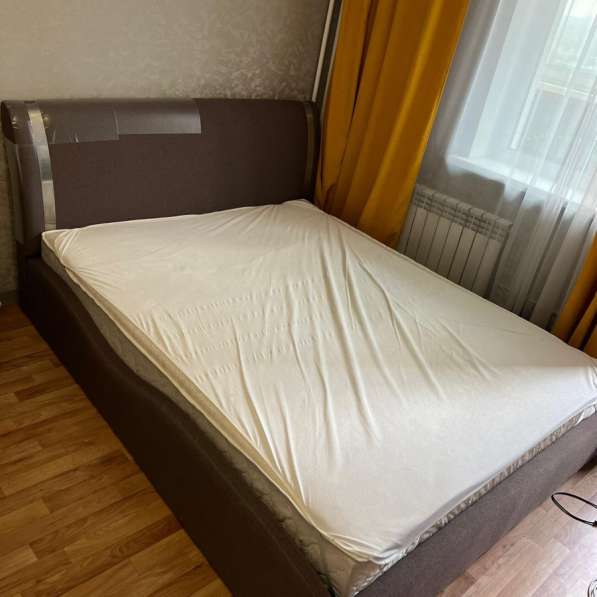 Кровать двухспальная в Новосибирске