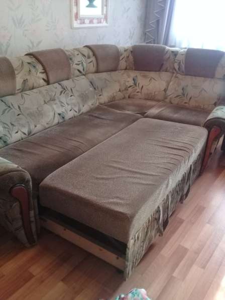 Продам Угловой Диван и Одно Кресло в Киселевске