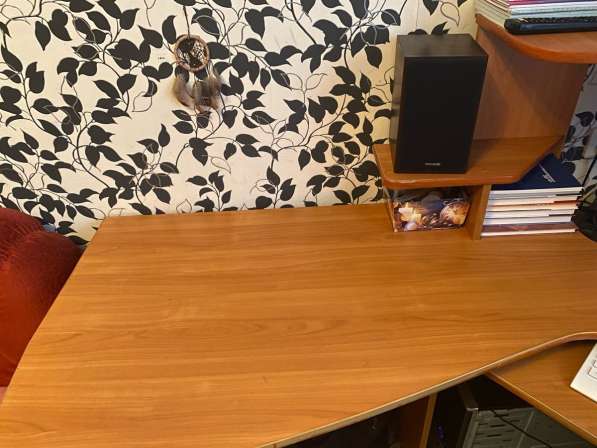 Угловой компьютерный стол в Новосибирске фото 4