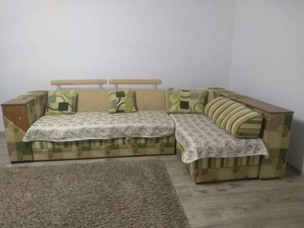 Продам диван угловой размер 3,5x1,8 м в Нижнегорском