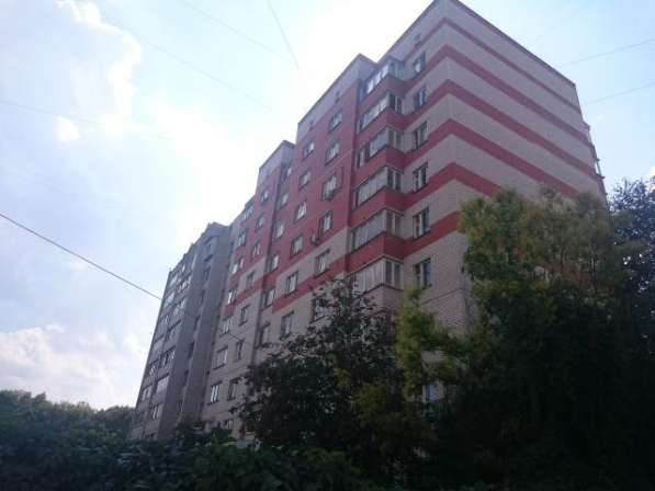 Продам однокомнатную квартиру в Воронеже. Жилая площадь 40 кв.м. Этаж 3. Дом кирпичный. 