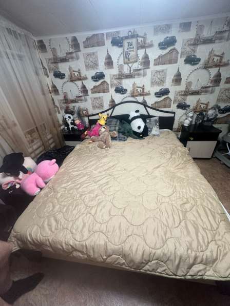 Кровать двуспальная +матрас и две тумбочки в Каменск-Шахтинском