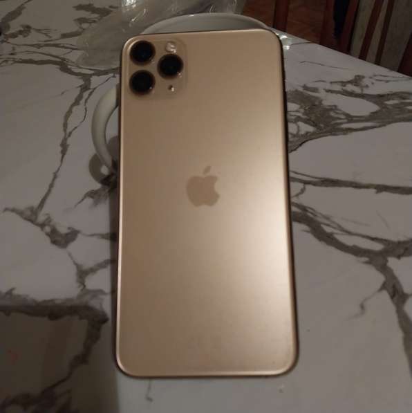 Продам айфон 11 про макс