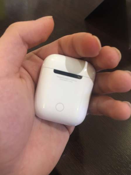 Кейс для Airpods в Москве