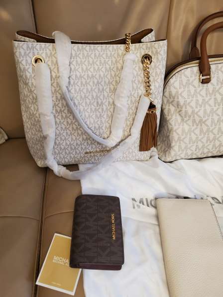 Женские бредовые вещи в Москве фото 3