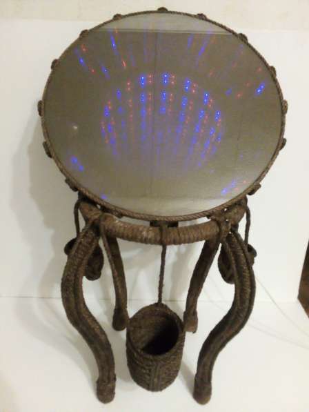 Столик с подсветкой в фото 3