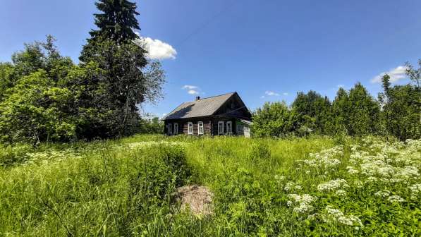 Зимний дом на хуторе, 1 гектар земли в Пскове