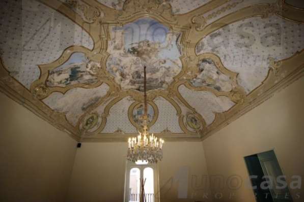 Предлагается к продаже здание старинного дворца в Рагузе в фото 5