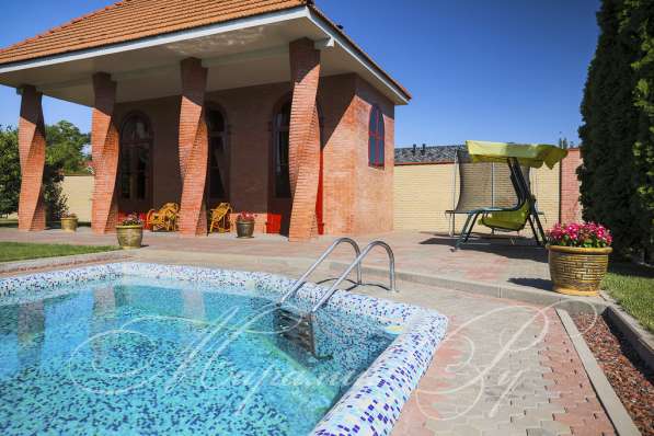 Продам коттедж в Ростов-на-Дону.Жилая площадь 400 кв.м. в Ростове-на-Дону