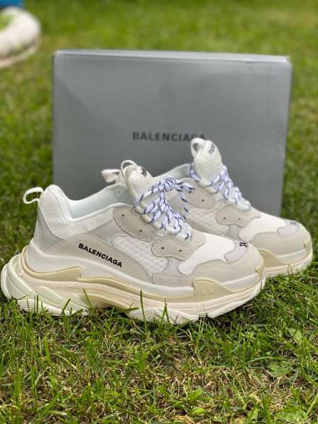 Женские кроссовки Balenciaga Triple S в Красноярске фото 12